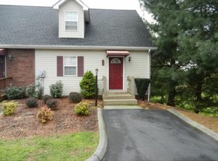 602 Hallbrook Dr, Johnson City, TN 37615