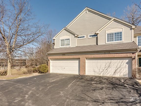2nd image of 938 Creekside Ct