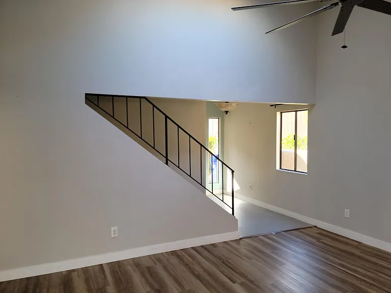 5080 Lambert Ln — Photo 4
