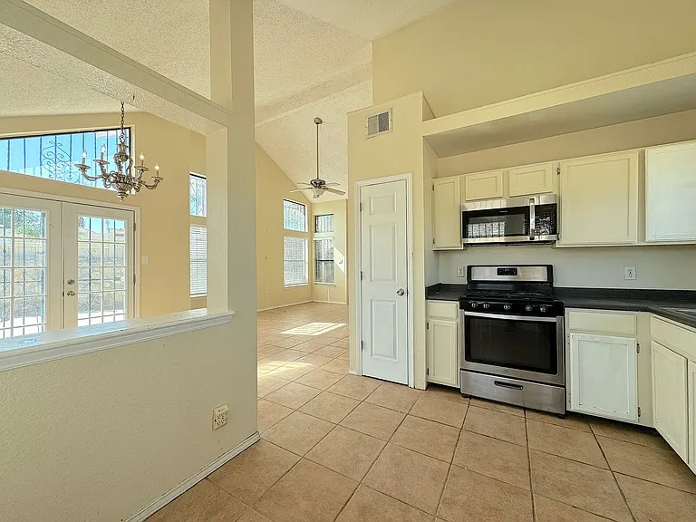 923 Centennial Dr — Photo 9