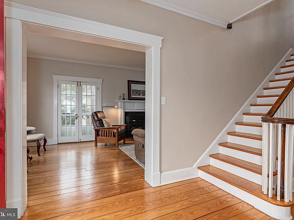 5th image of 401 Glenburn Ave