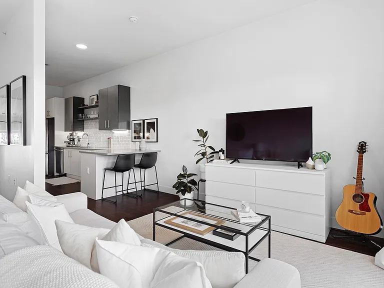 2525 Arapahoe St #310 — Photo 2