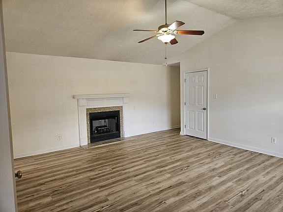 4th image of 908 Broadmore Dr