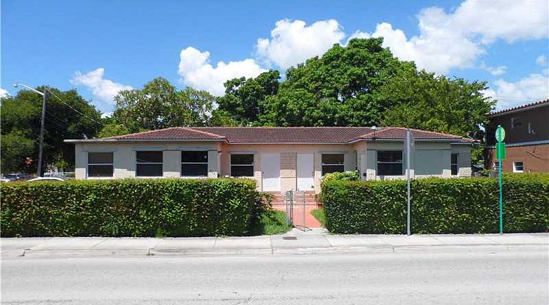 1st image of 940 SW 22nd Ave