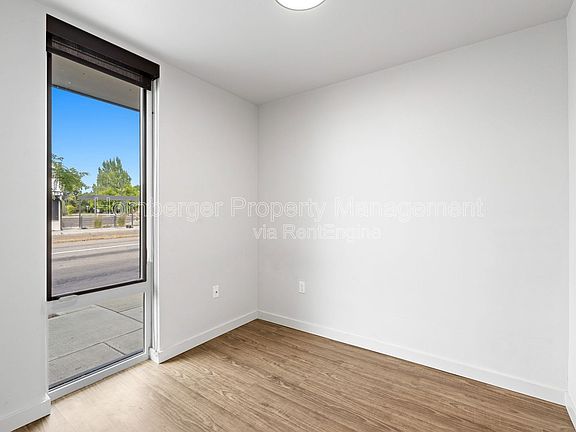 3rd image of 1860 N Hamilton St #1