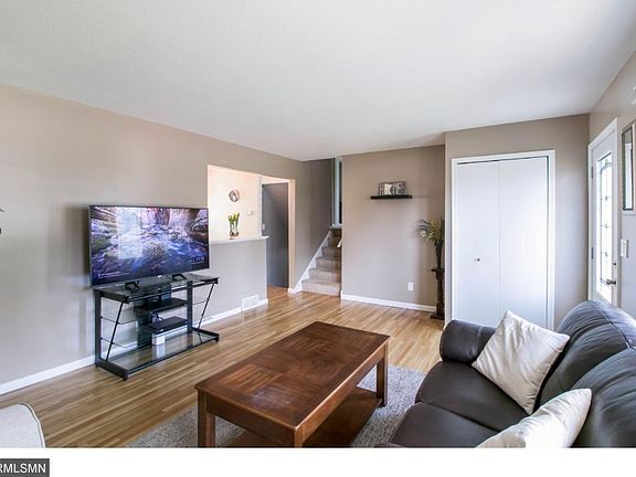 4th image of 1761 Dayton Ave