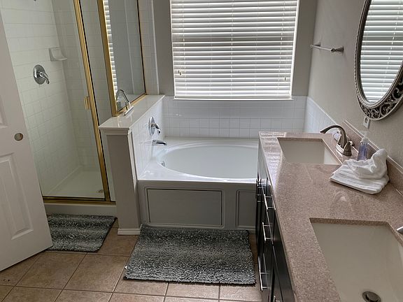 4th image of 6212 Holly Crest Ln