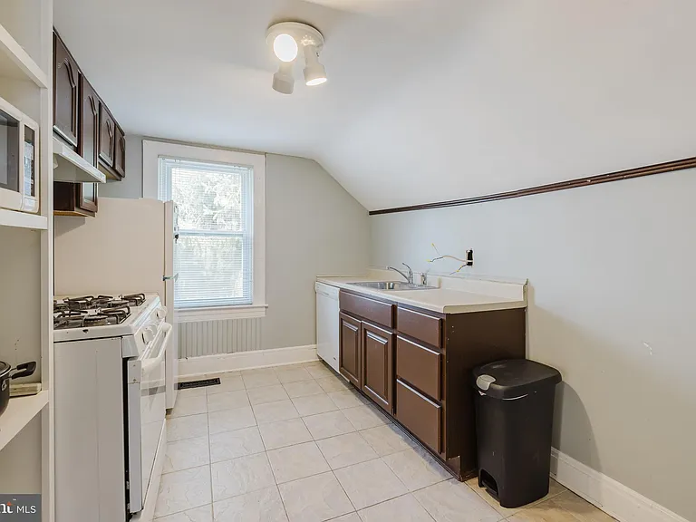 34 E Burke Ave — Photo 6
