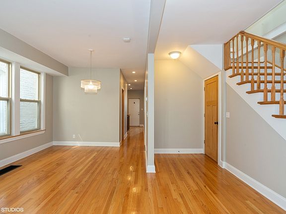 5th image of 3428 W Beach Ave