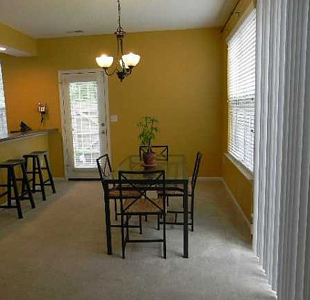 4th image of 1424 Otterbourne Cir