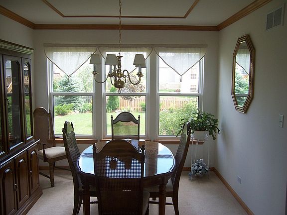 5th image of 2615 E Barrington Dr