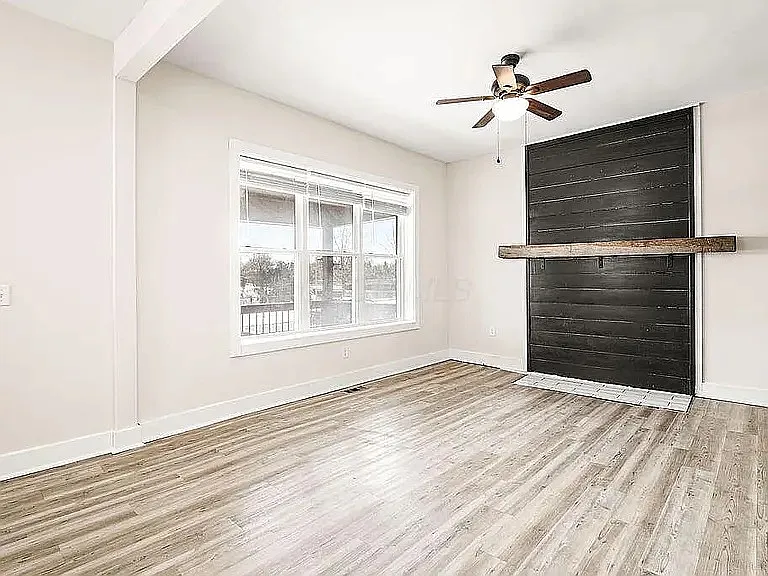 4 bed, 2.5 bath, 1624 sqft, $2,400 — Photo 2