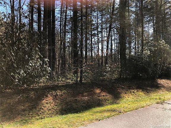 2nd image of 5 Mountain Brook Trl
