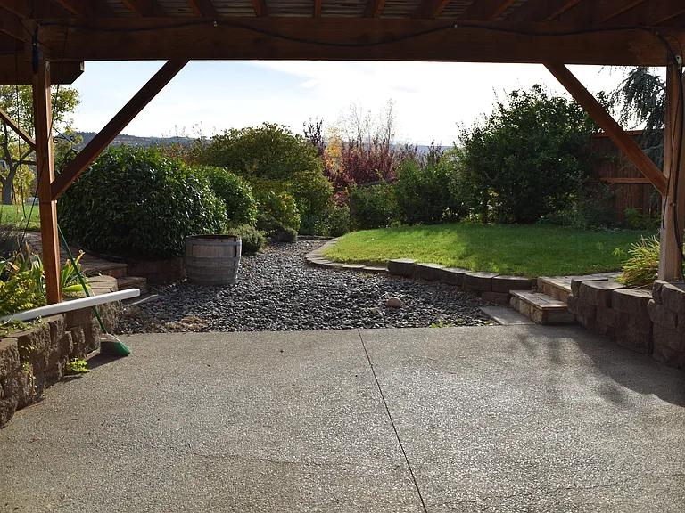 402 Sunridge Ave — Photo 19