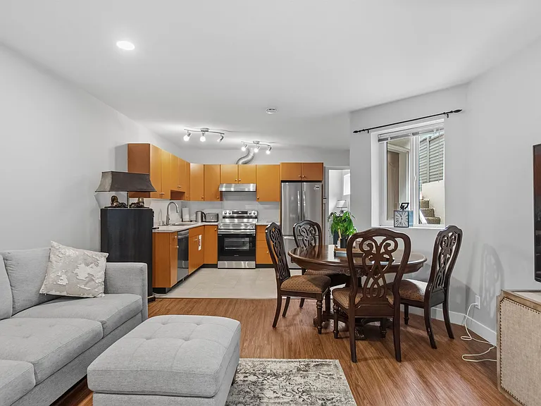 4225 Evergreen Ave #BASEMENT — Photo 1