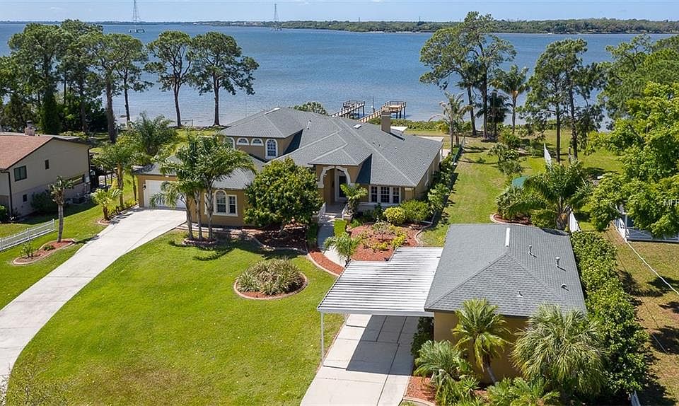 1st image of 800 Shore Dr E