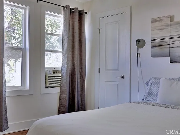 5150 Romaine St — Photo 19