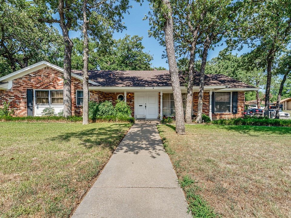 1713 Hurstview Dr, Hurst, TX 76054 | MLS #20429051 | Zillow