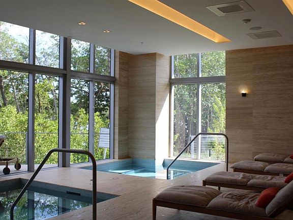 3rd image of 16385 Biscayne Blvd #520