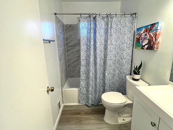5th image of 2384 Cedarcliff Ave