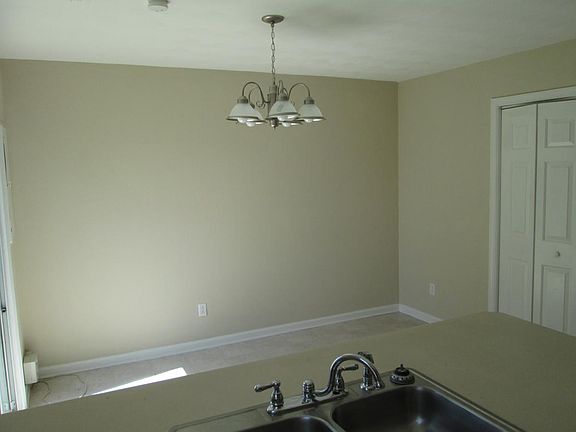 4th image of 370 Francisco Way
