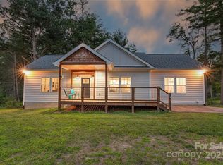 122 Cascade Ridge Rd, Fairview, NC 28730