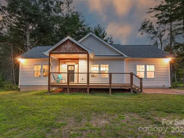 122 Cascade Ridge Rd, Fairview, NC 28730