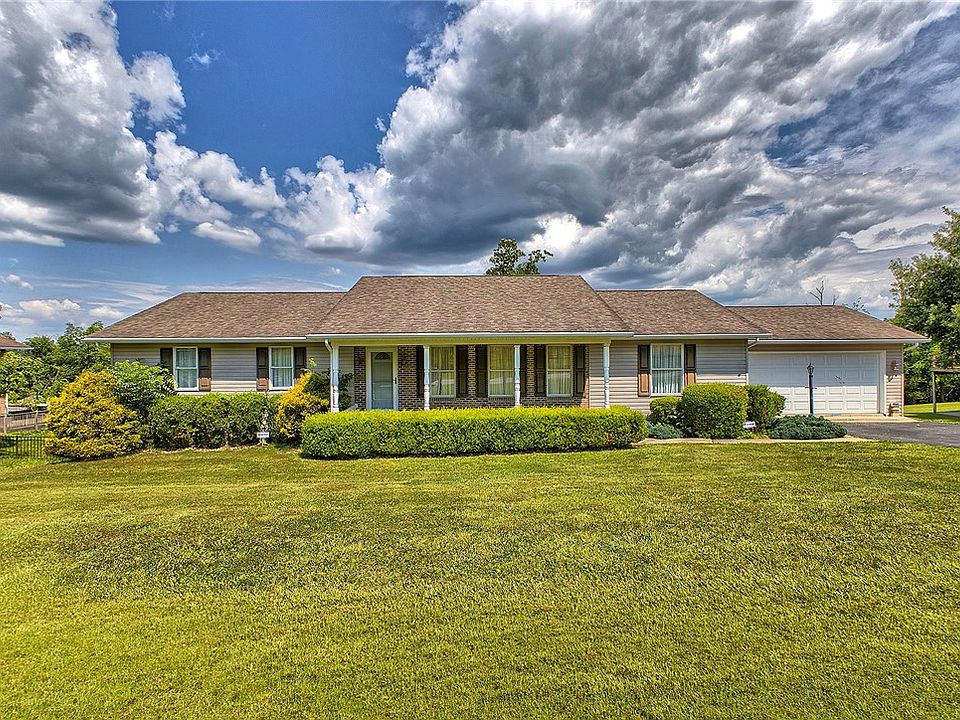1st image of 140 Beech Dr