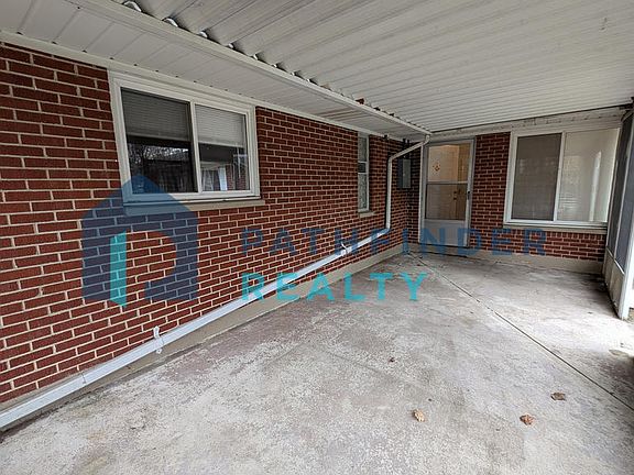 4th image of 60 Winnet Dr