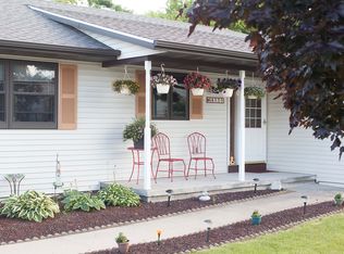 4353 Greenfield Ln, Manitowoc, WI 54220