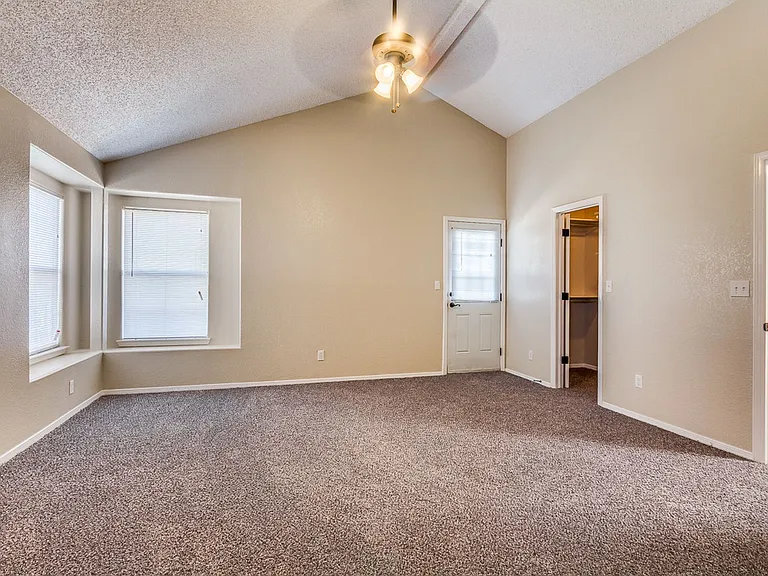 900 Tecate Pl — Photo 25