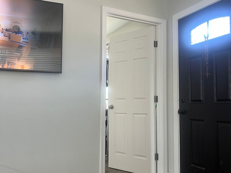 2nd image of 149 2nd St #149A