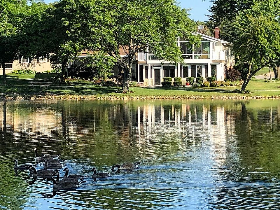 1st image of 70 Castle Coombe Ct