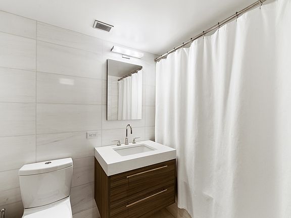 3rd image of 15 E 91st St #2B