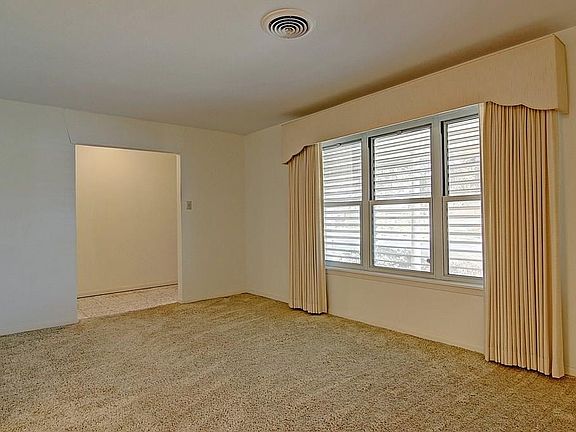 5th image of 762 Meadowbrook Dr