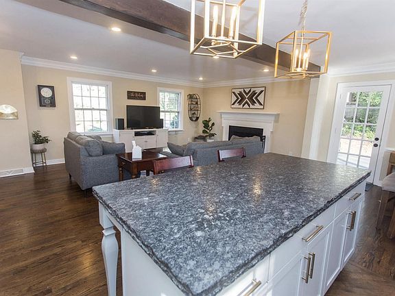 3rd image of 3708 Manton Dr
