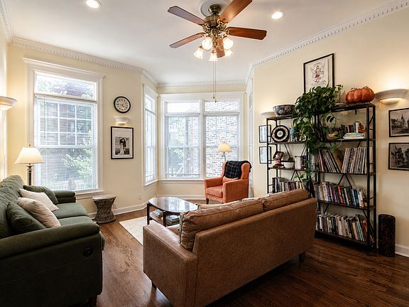5th image of 5733 N Ridge Ave #B