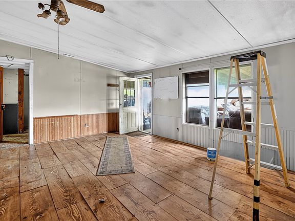 5th image of 2865 Palomino Rd NW