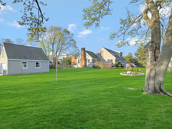 4th image of 25 Cedar Pl