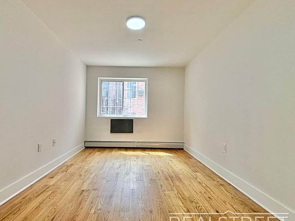 4th image of 1042 Herkimer St #3