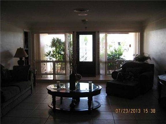 5th image of 5011 Lincoln St