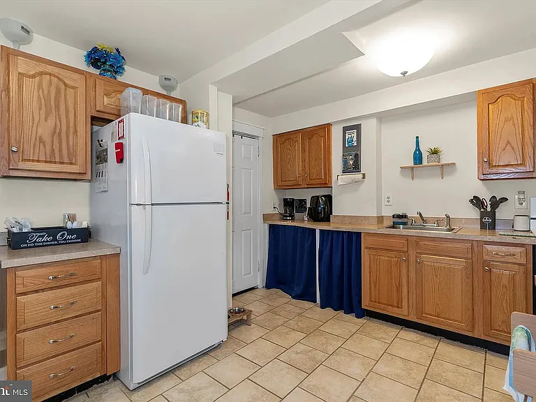 258 Birch Ave — Photo 6