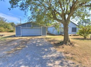 1724 N Dobbs Rd, Harrah, OK 73045