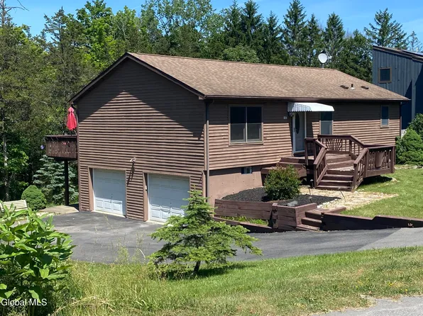 86 Superstitious Drive, Coxsackie, NY 12015