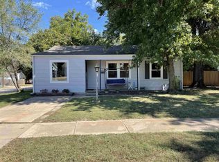 1202 S Silverdale Ct, Wichita, KS 67218
