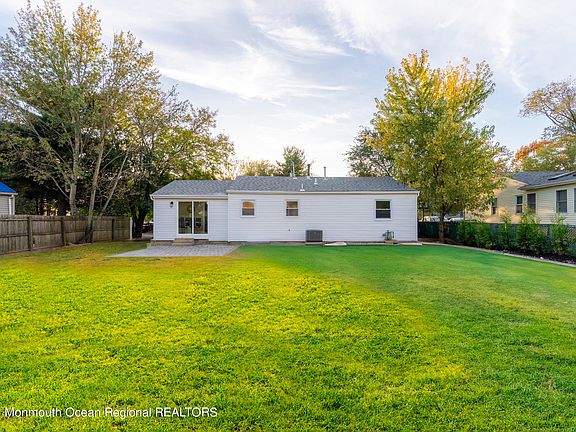 5th image of 875 Egret Drive