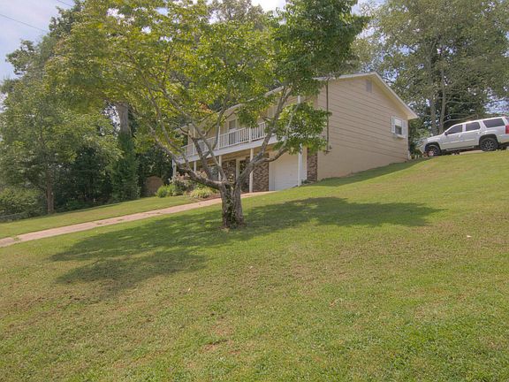 3rd image of 306 Westbury Dr