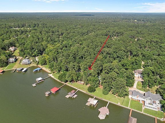 5th image of 764 Cedar Ln