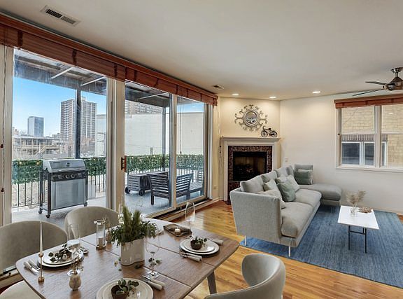 4th image of 934 W Cuyler Ave APT 3C