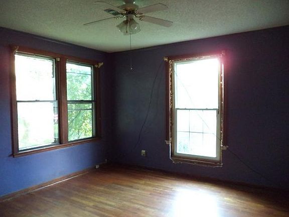 3rd image of 1407 Wilson Ave